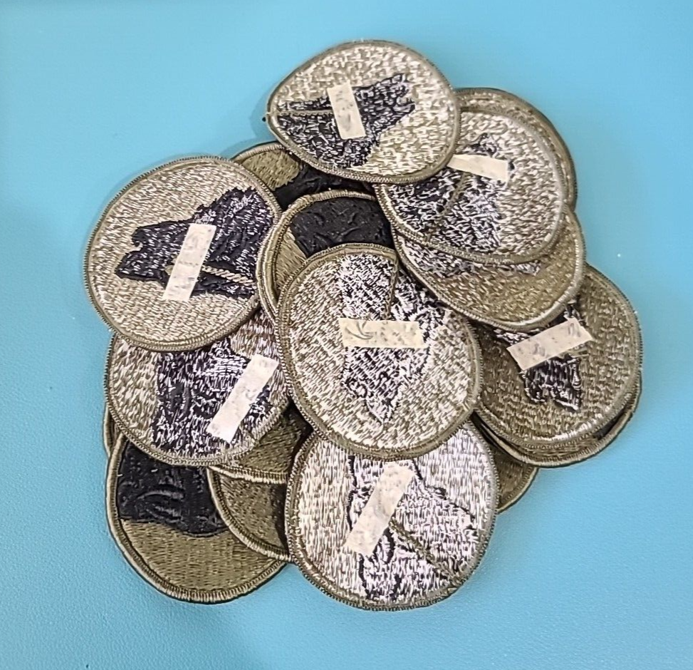 104th Training Division-Merrowed Edge-Snow Back Patch---------WW-II (1 Patch) *