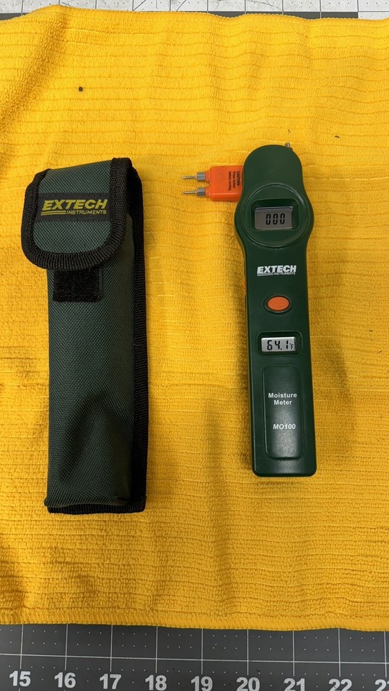 Extech Instruments Model MO100 Pocket Moisture Meter W/ Case Works Great 🔥🔥
