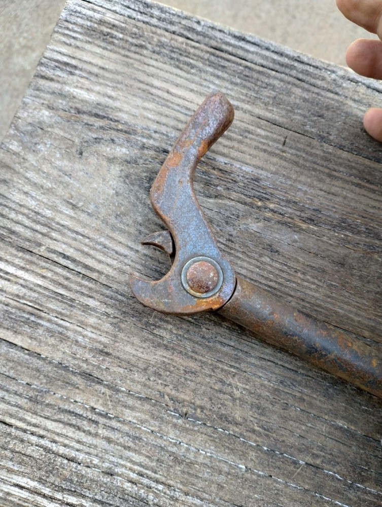 Bridgeport Hardware Jumbo 1905 Cast Iron Nail Puller