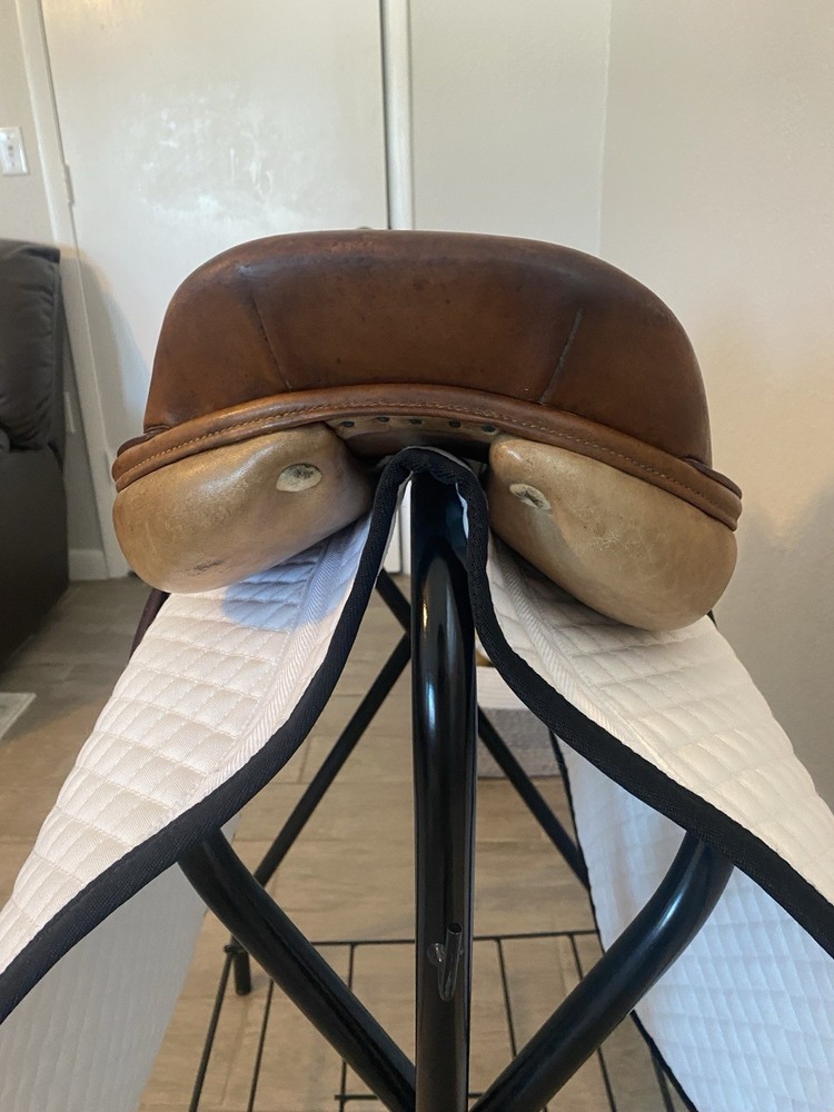 Custom Saddlery Jump Saddle