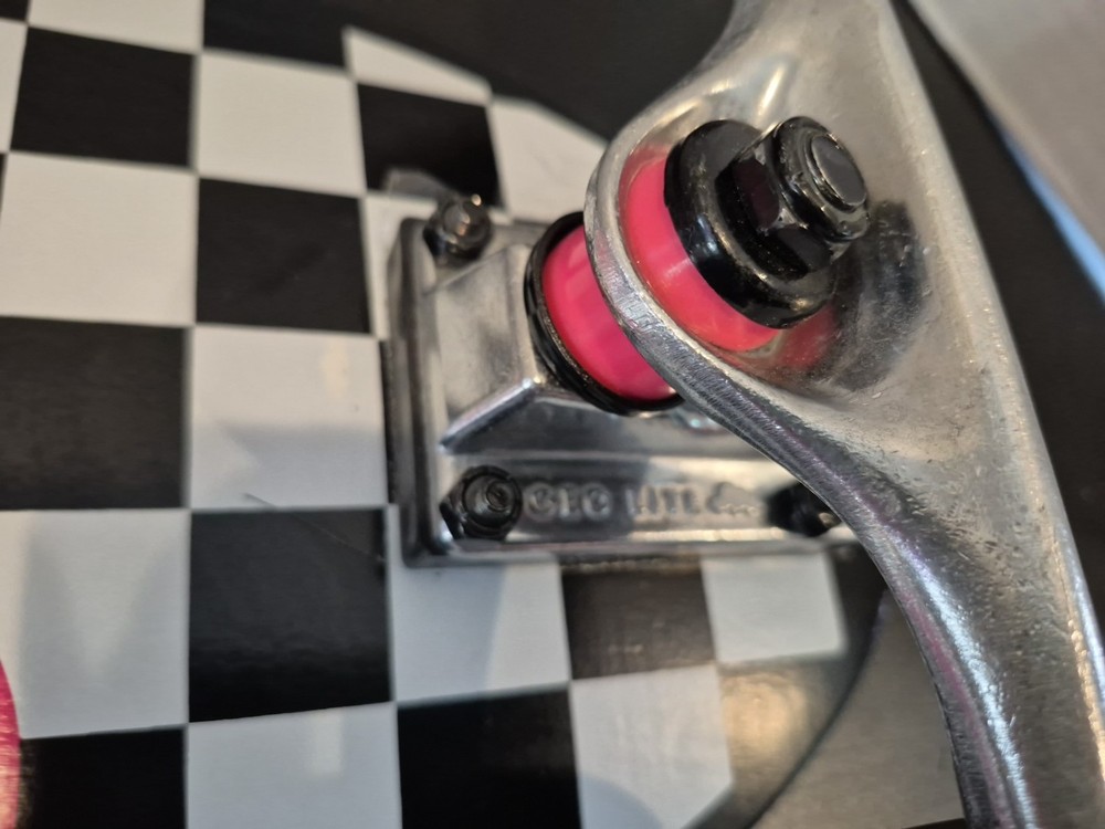 ReDo Shorty Cruiser Palm Checkers Skateboard EUC