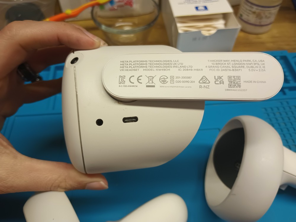 Meta Oculus Quest 2 128GB Virtual Reality Headset - White Tested & Working