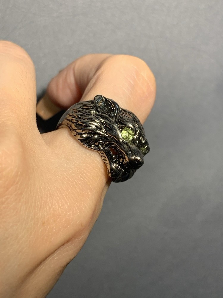 Natural Olivine Gemstone Wolf Head Cooper Man Ring/ Adjustable