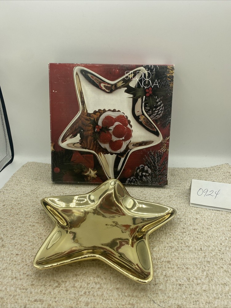 Studio Nova Christmas Star Ceramic Candy Dish. 7”