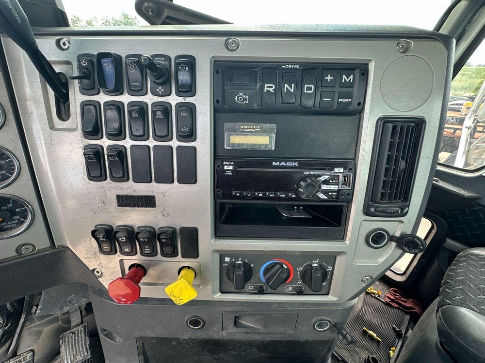 Mack CXU613 SWITCH Dash Panel - Used