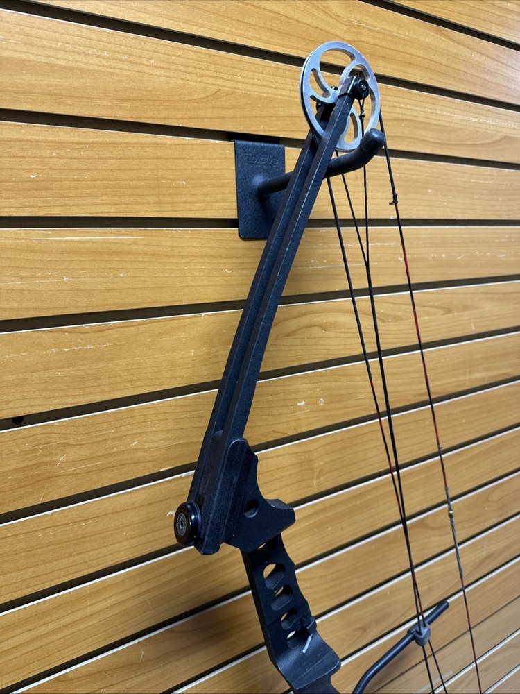 Genesis Pro Compound Bow - 25# Max - RH