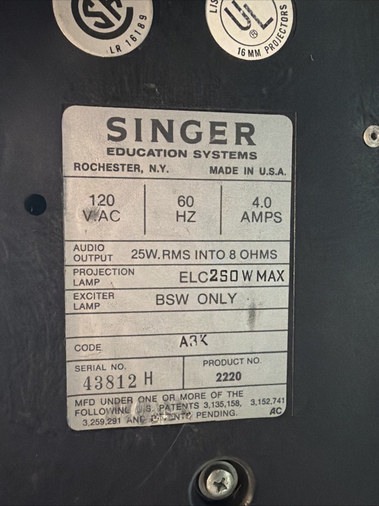 Vintage Singer Instaload/XL16MM Projector 2220 Tested.