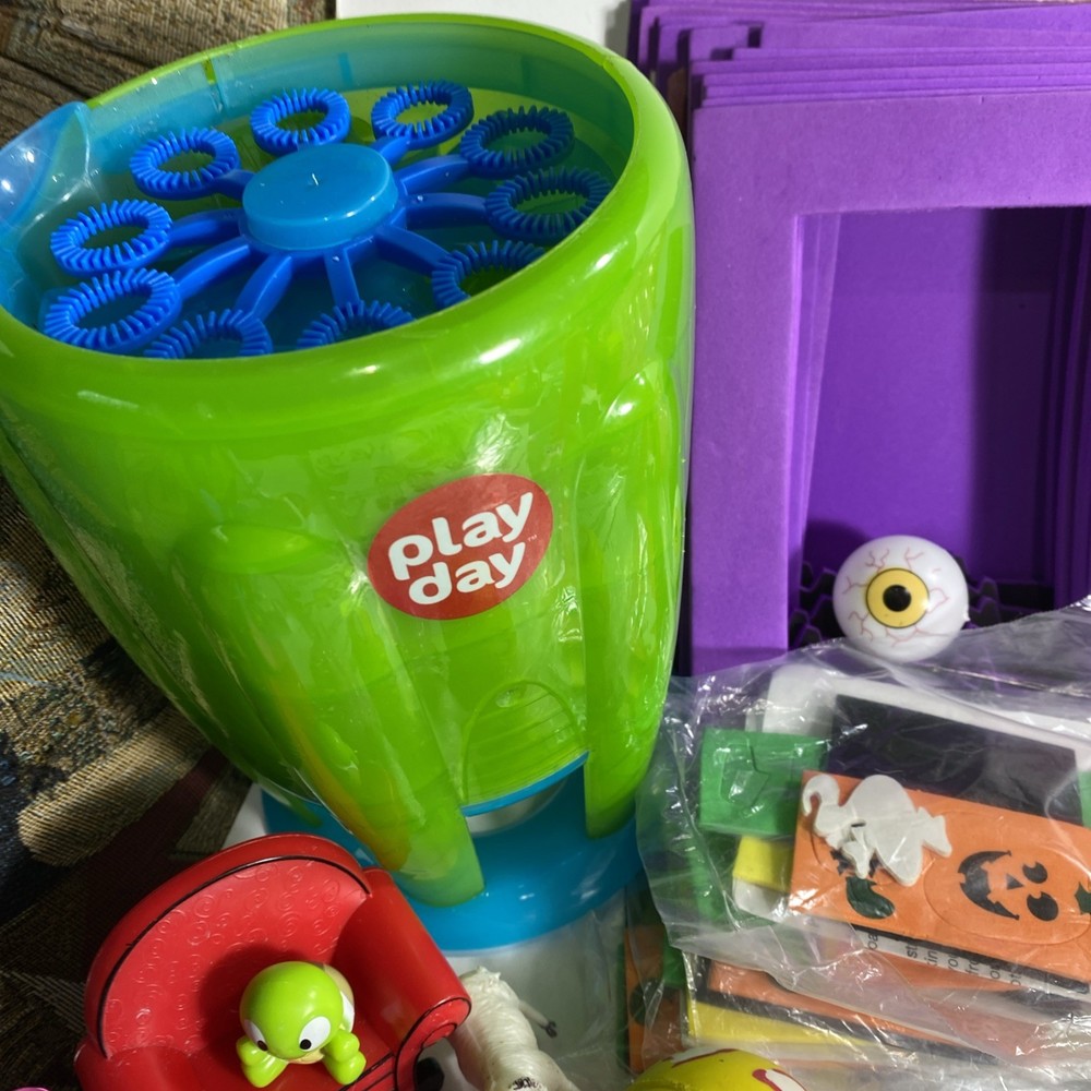 various toy lot 20 Plus Including A Working Bubble Machine With Bubbles