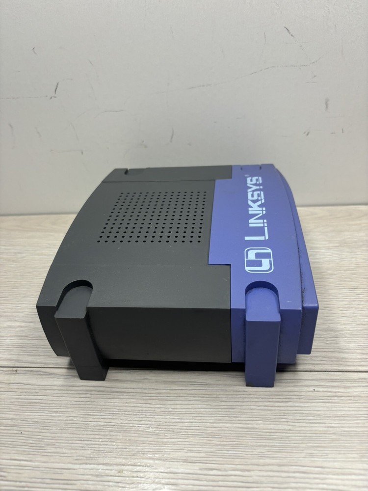LINKSYS EFAH16W EtherFast 10/100 16-Port Workgroup Hub
