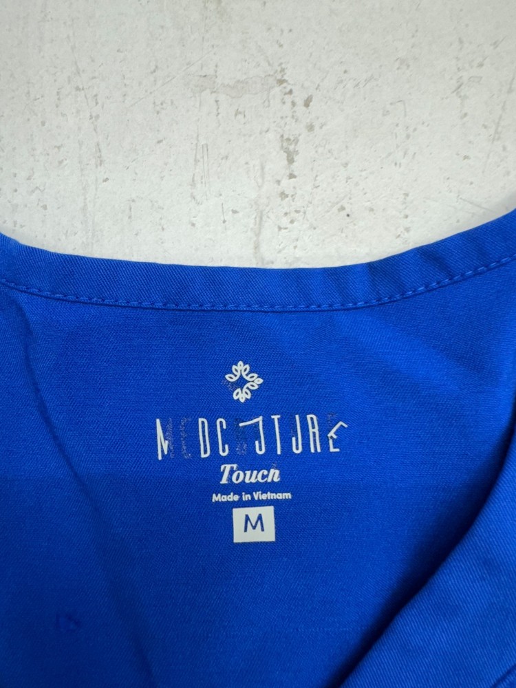 Medcouture Touch Solid Blue Short Sleeve Scrub Top Womens Size Medium