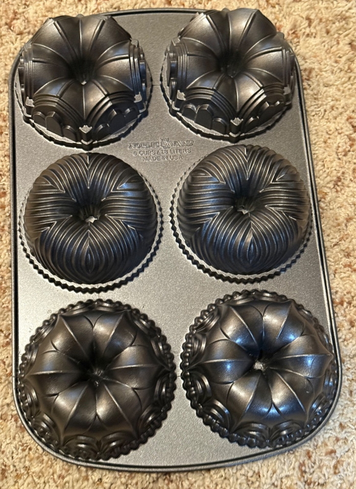 Nordic Ware Mini Bundtlettes  (6 Cups)
