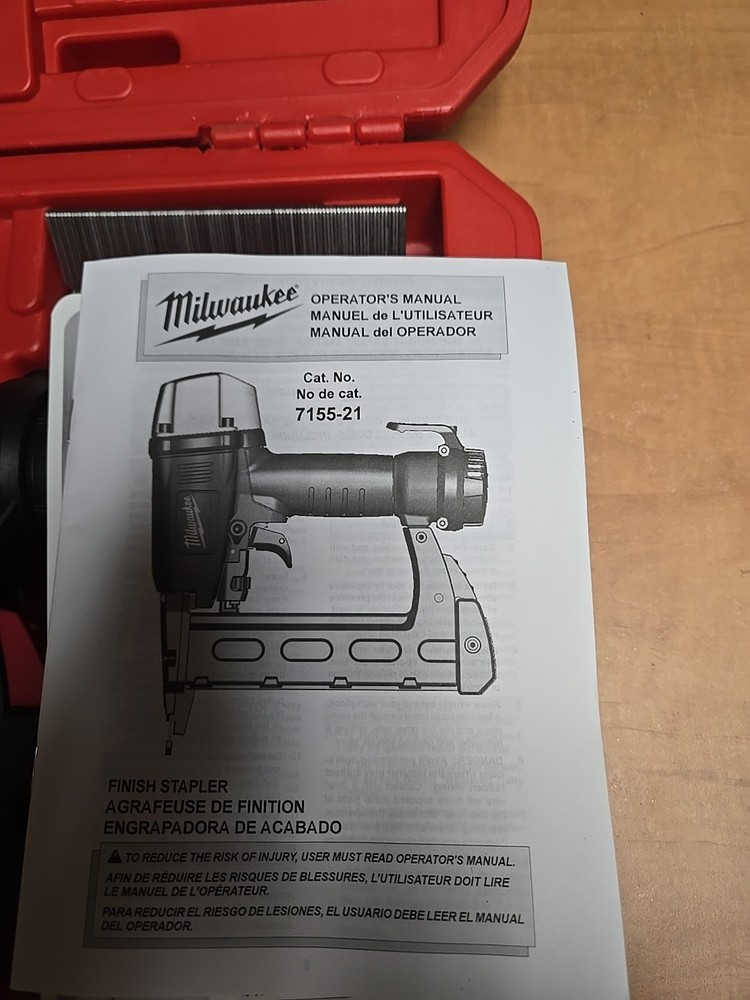 milwaukee tools 18 Guage Pneumatic Stapler