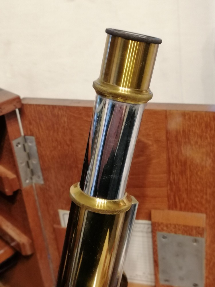 ANTIQUE BRASS MICROSCOPE LEITZ WETZLAR