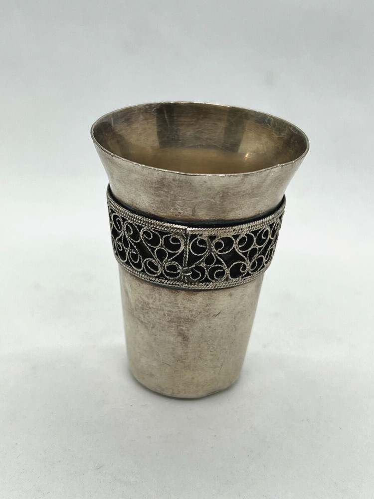 Kommei old Silver Cup with delicate hand engraving on the edge Classically decor