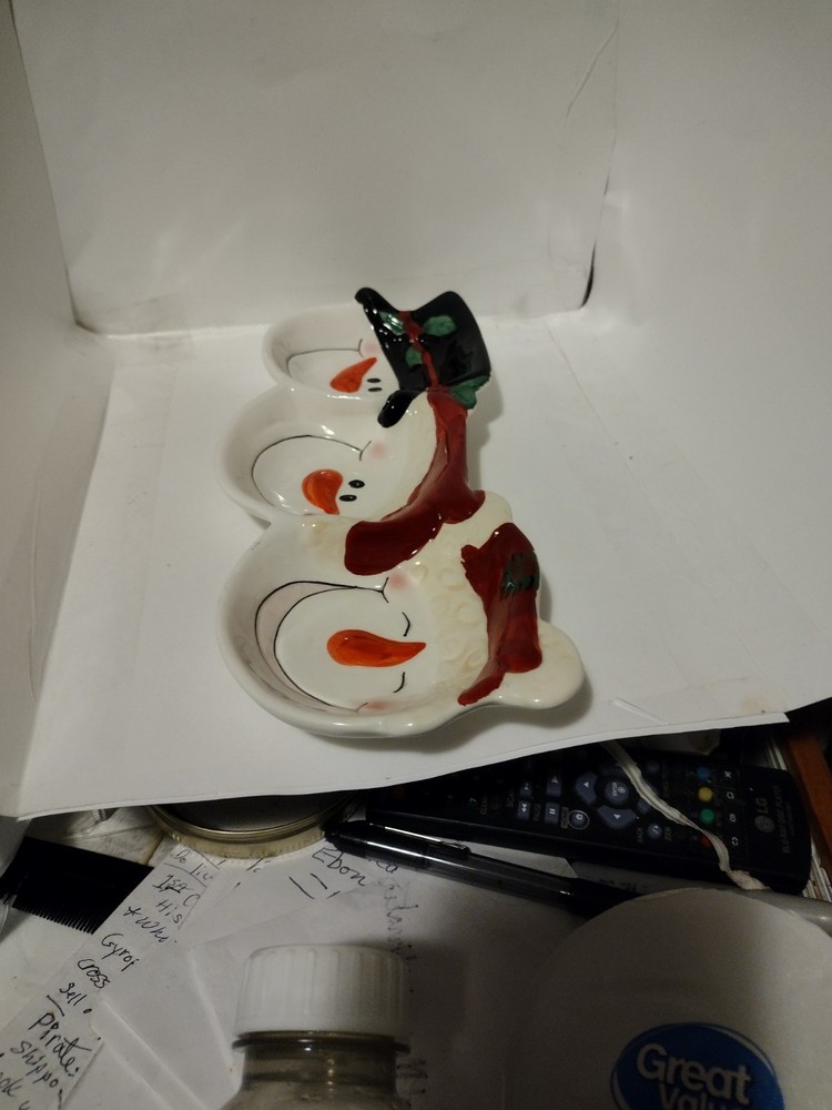 3-in-1 Snowman Condiment Bowls. Cute!