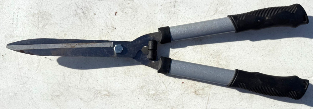 Vintage Lightweight Hedge Shears Pruning  21.5" Long