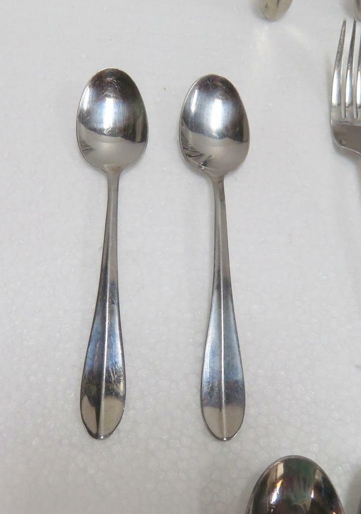 Cambridge Stainless Flatware 28 Piece Lot - Shiny Finish