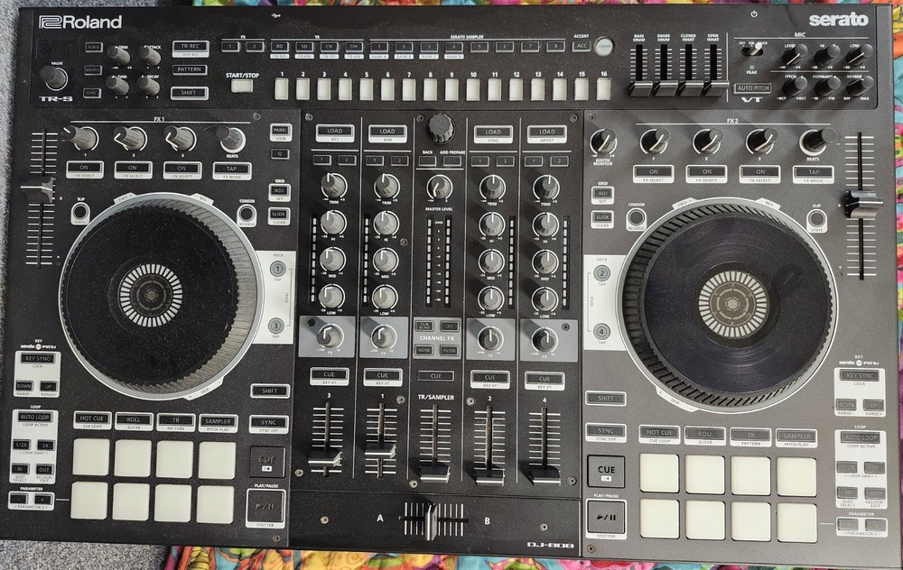 Roland DJ-808 DJ Controller