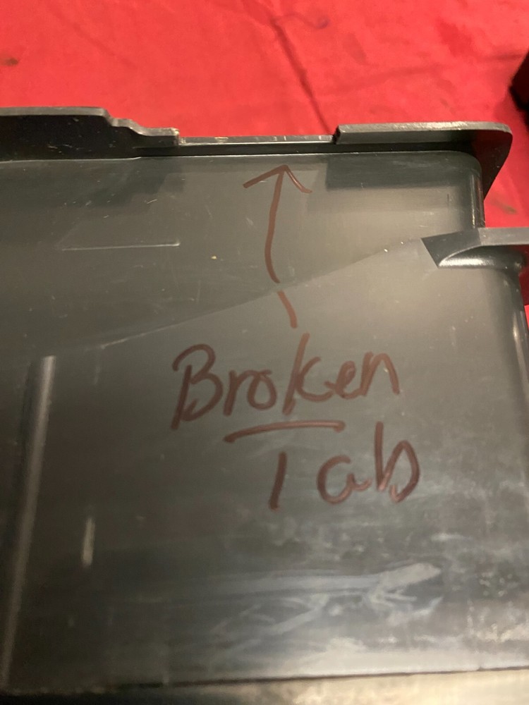 2013 VOLVO VNL DASH GAUGE PANEL CLUSTER 21546092-P02 BROKEN TAB