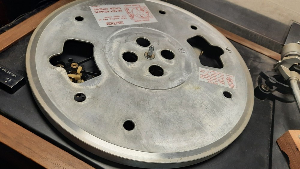 Hitachi Turntable Model PS-10