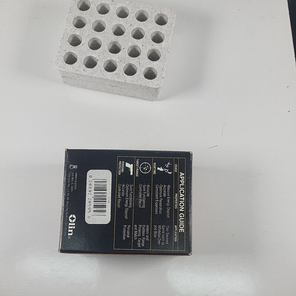 Winchester Supreme 380 W/Insert Empty Ammo Box