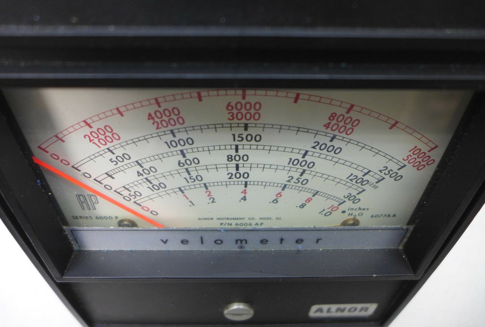 Alnor 6000-P Velometer with case and manual