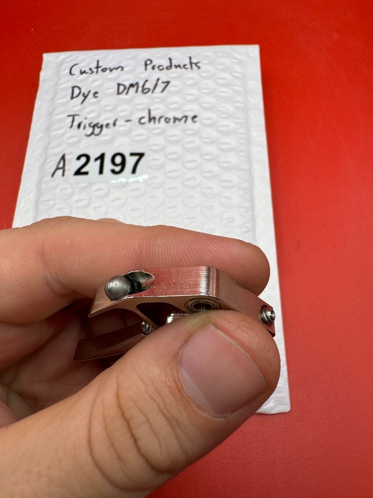 Custom products Dye DM6/7 Trigger-Chrome