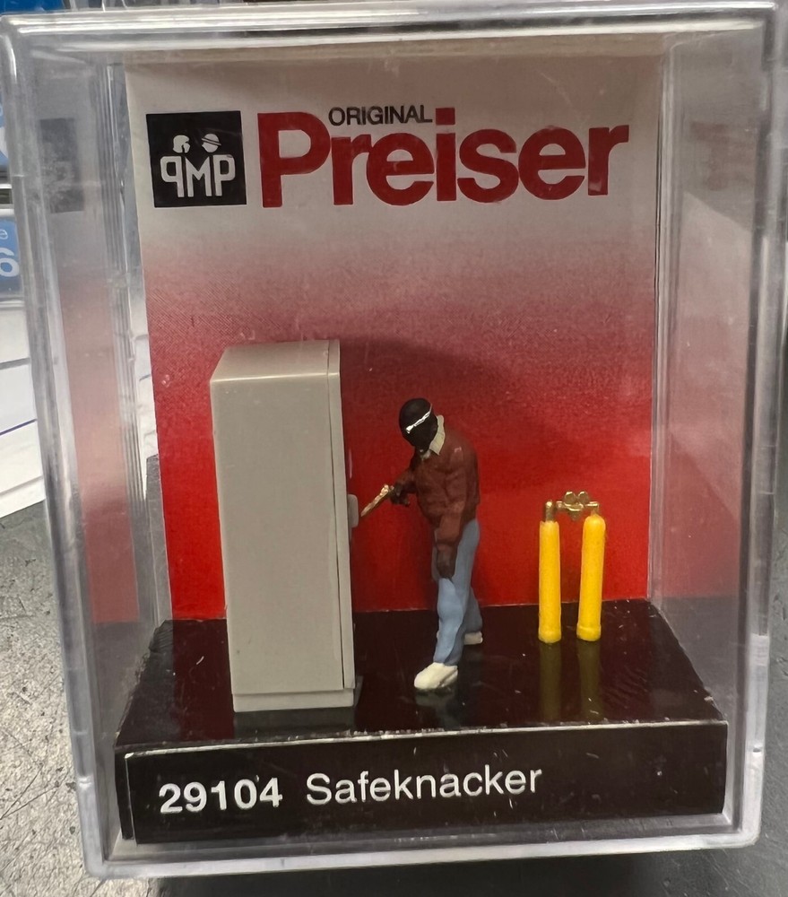 Preiser HO #29104 Safecracker