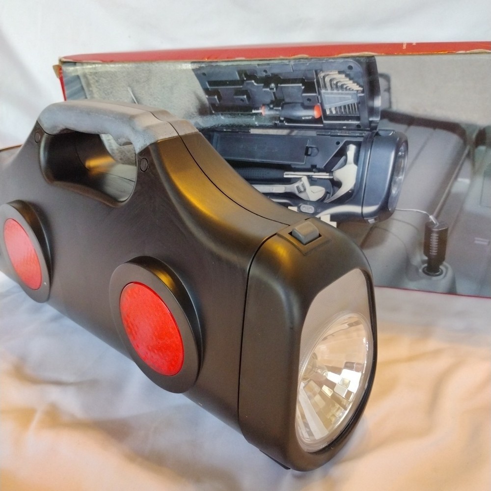 Emergency Flashlight Tool Kit Spotlight Flashing Hazard Lights Car Travel Kit