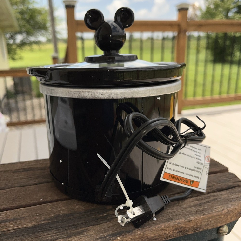 Disney Mickey Mouse Mini Crock Pot .65 Quart Slow Cooker Removable Stoneware