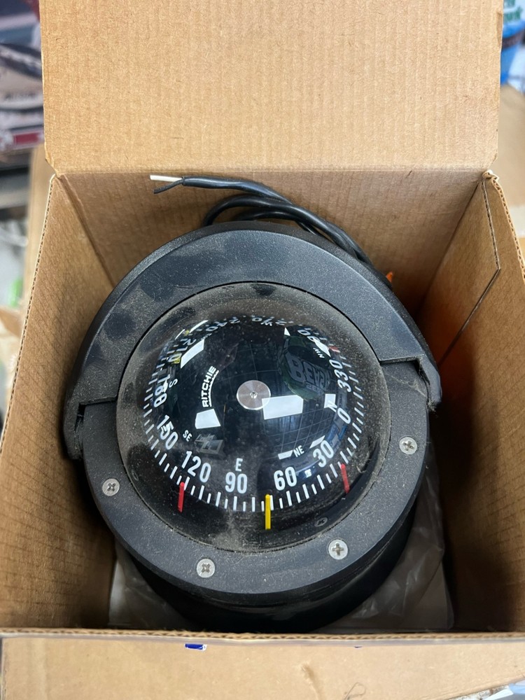 RITCHIE D85 DECK MOUNT COMPASS BLACK