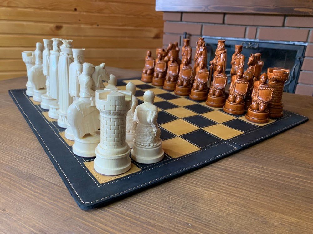 Hand Carved Walnut Maple Wood Chess Pieces