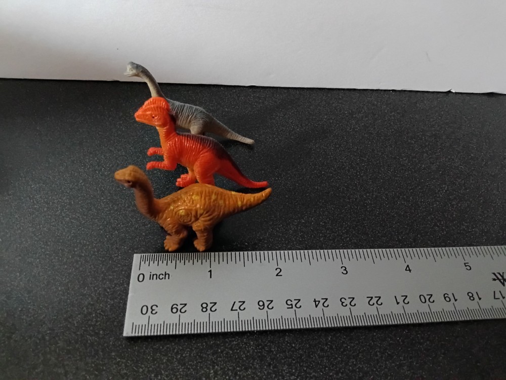 Small Dinosaur Figure Lot