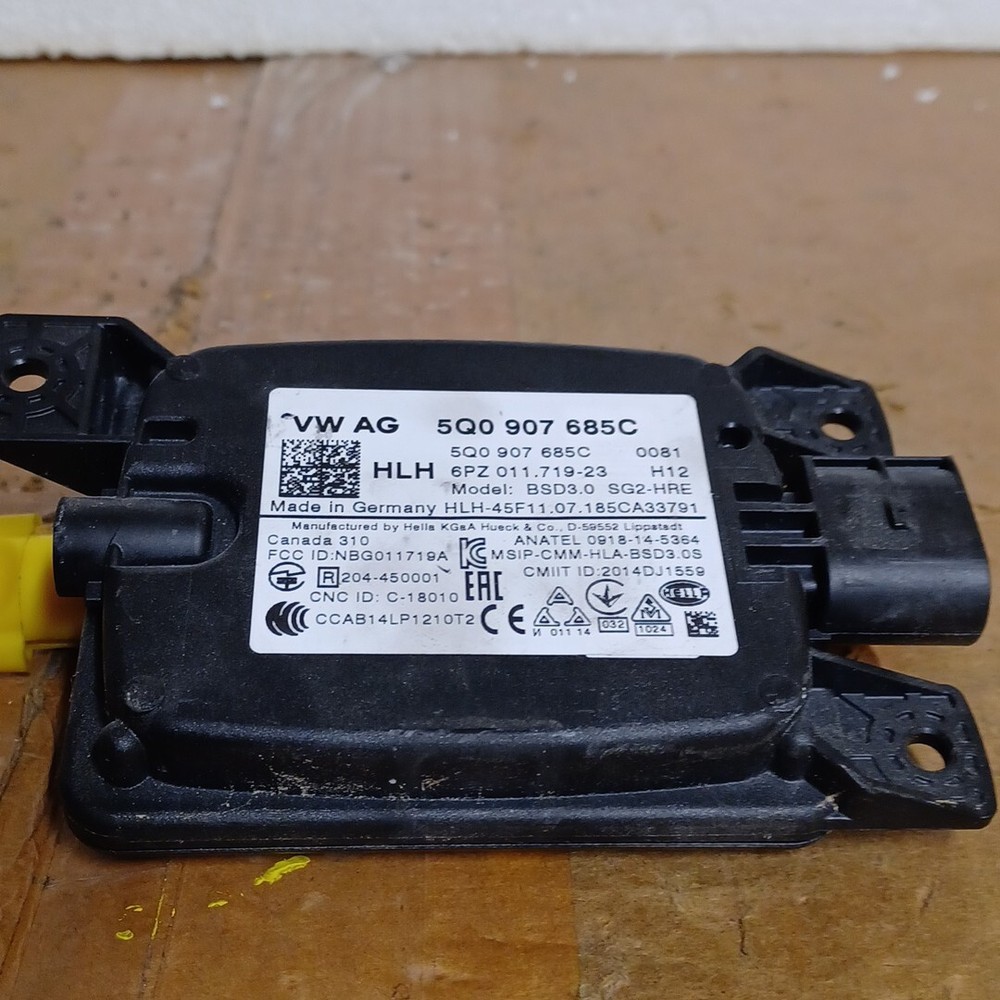 Volkswagen Blind Spot Object Warning Detection Radar Sensor 5Q0907685C (3203)