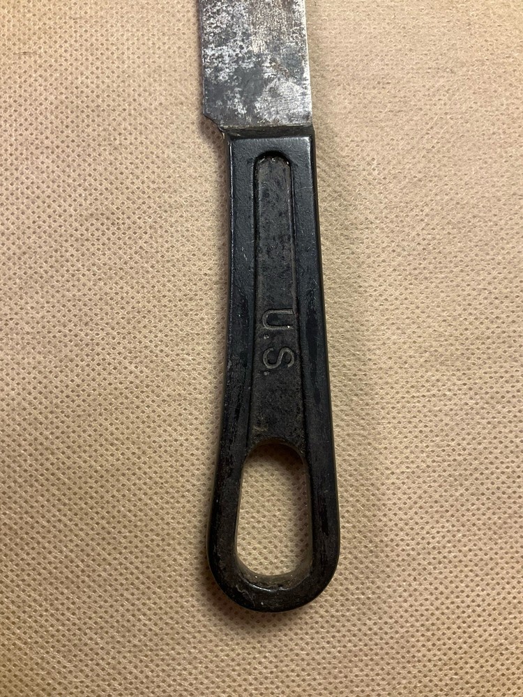 US 1941 Dated Knife - L.F&C. Cast Plastic Handle