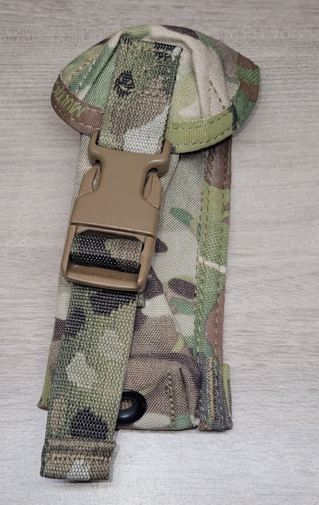 MOLLE FLASH LIGHT POUCH, STANDARD MULTICAM (F610339)
