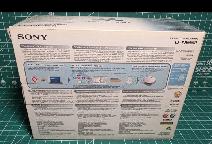 Sony Walkman CD Player D-NE511 Mp3 Atrac3plus Silver Open Never Used