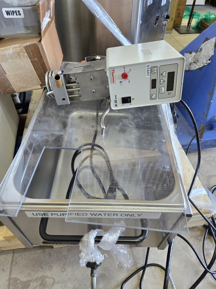 Thermo Scientific HAAKEW26 Bath w/ DC10 Immersion Circulator