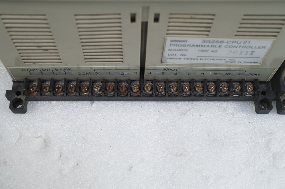 OMRON PROGRAMMABLE CONTROLLER SYSMAC S6 3G2S6-CPU21 3G2A3-OC221 FREE SHIP