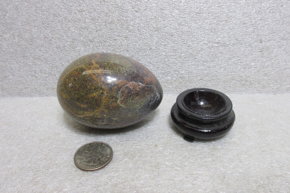 ALABASTER COLLECTOR'S EGG w/ STAND #3