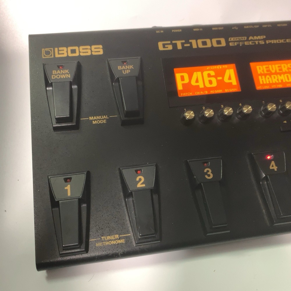 BOSS GT-100 Multi-Effects Guitar Processor – COSM Amp Modeling / USB / Looper
