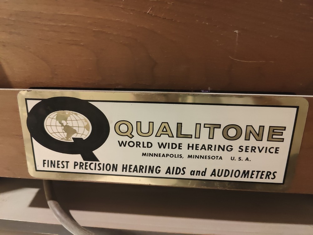 Qualitone Vintage Diagnostic Audiometer