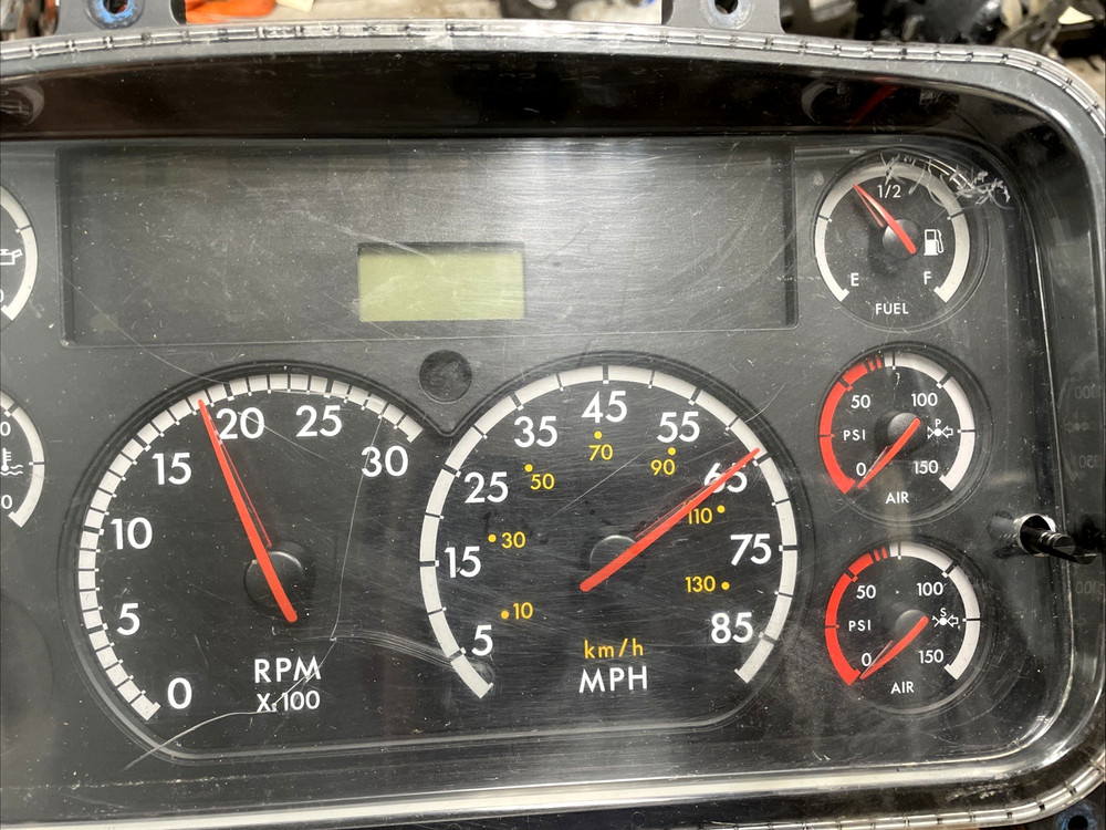 FREIGHTLINER CASCADIA INSTRUMENT CLUSTER - MISSING PART NUMBER