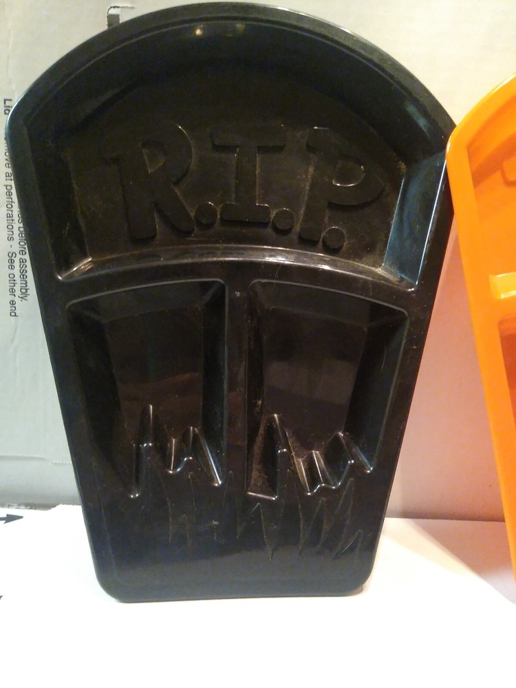 Gravestone Party Tray Set- Halloween