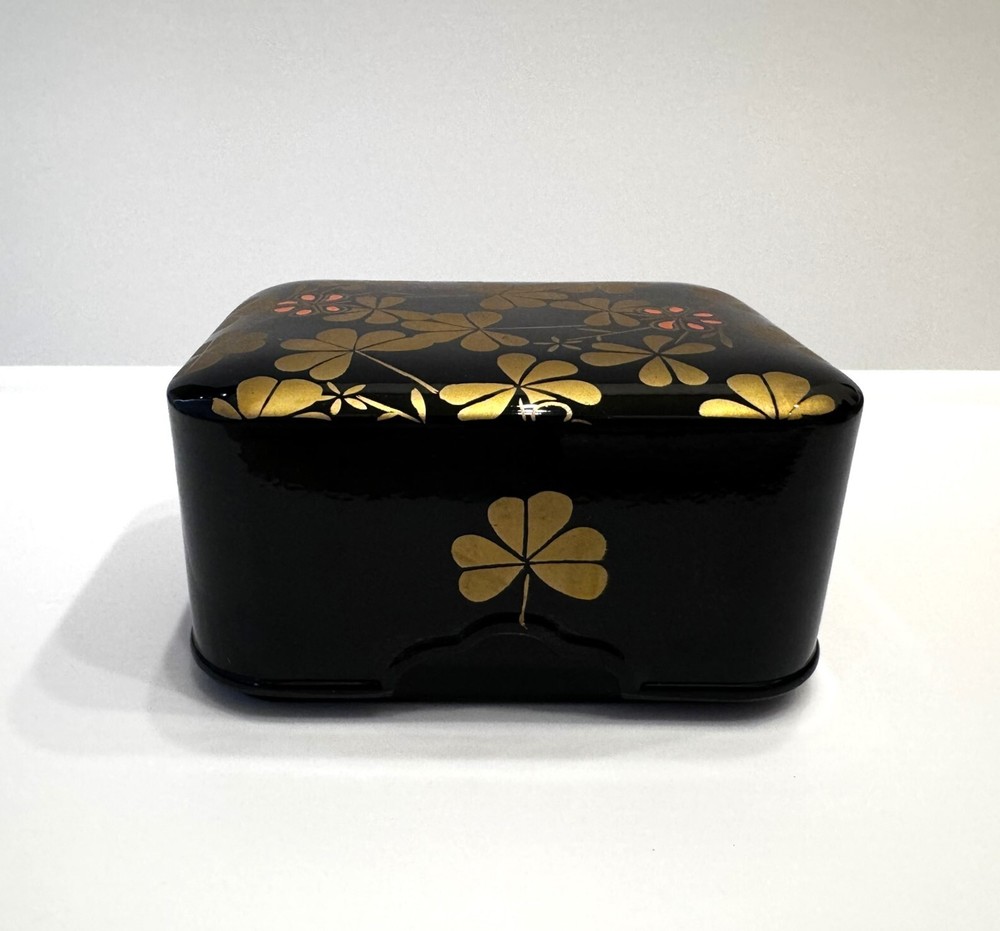 Japanese Lacquer ware container Accessories Case Box Clover design