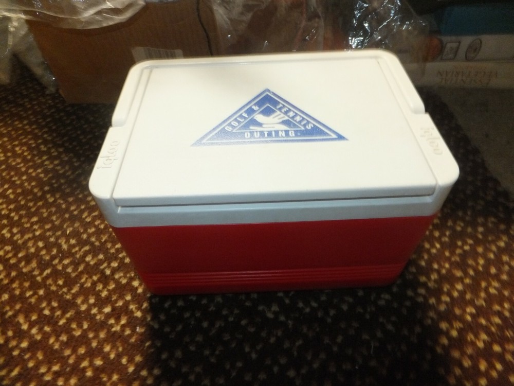 Igloo Legend Six Packer Cooler Red White NICE