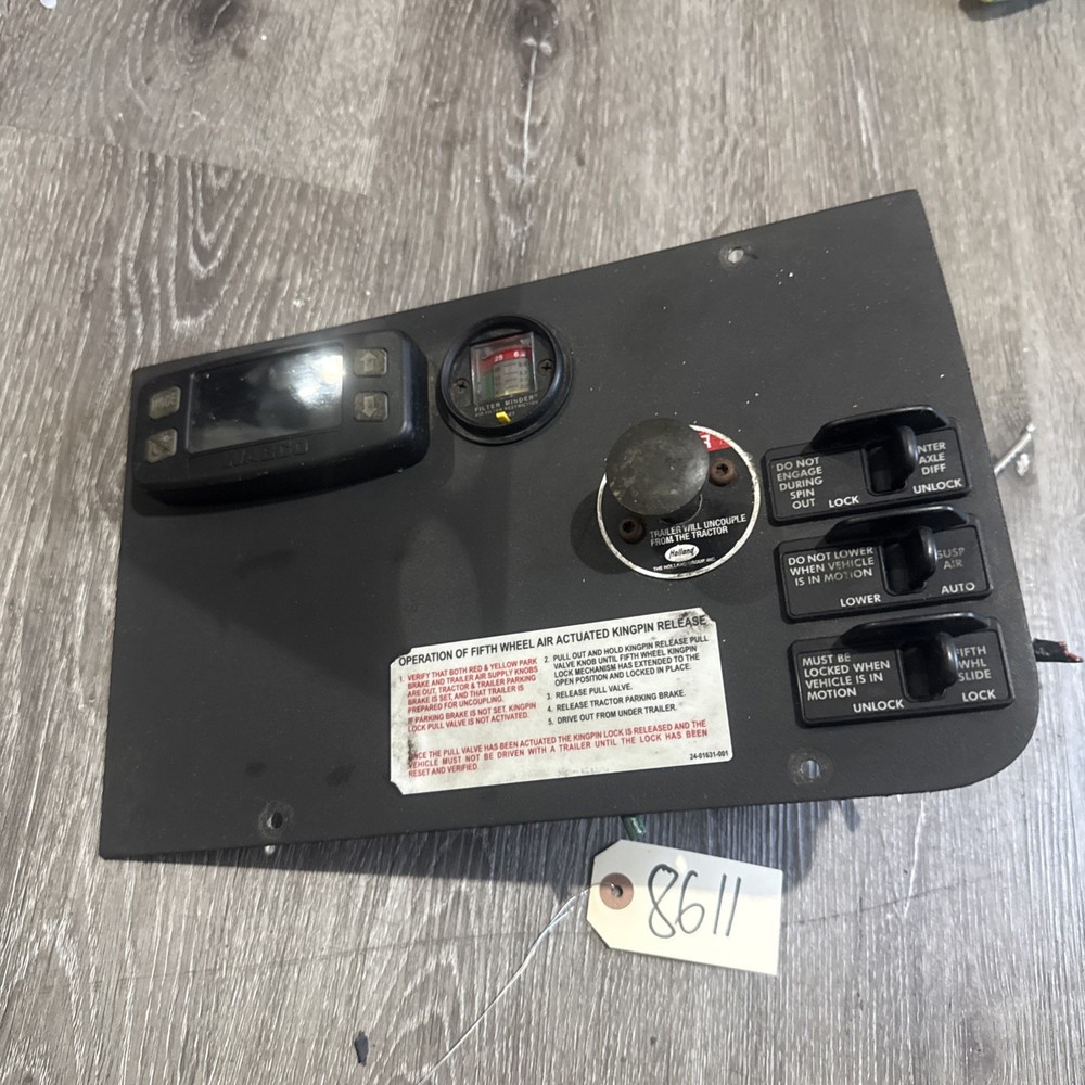 Freightliner Switch Panel Dash Panel - 22-60660-000