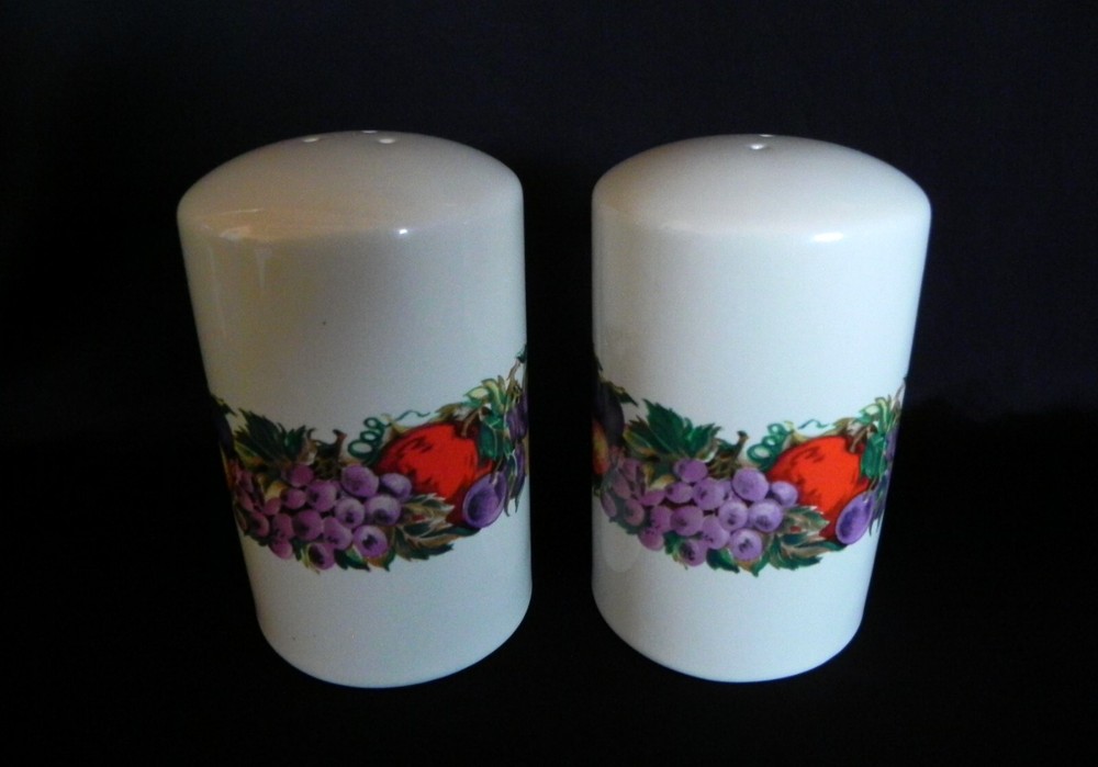 Vintage CORNUCOPIA Large Handled Salt & Pepper Shaker Set