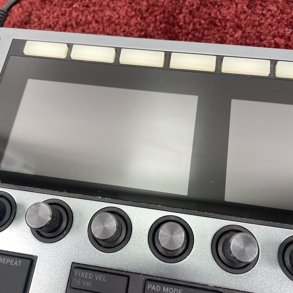 Native Instruments MASCHINE+ Plus HW Standalone Drum Sampler Controller *VIDEO