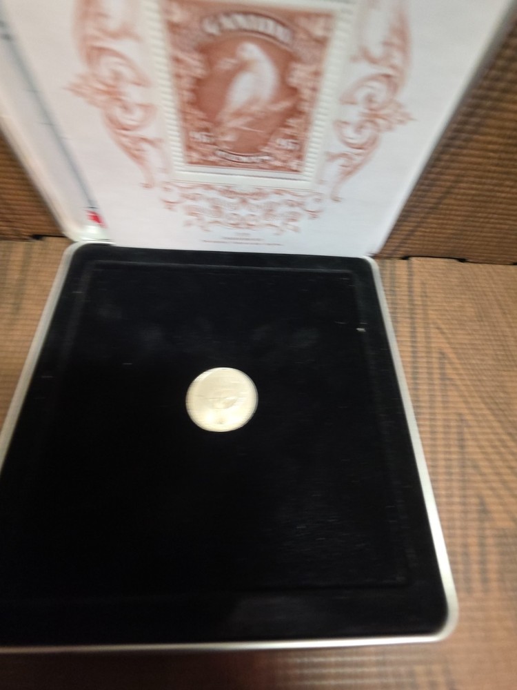 1999 2000 Canada Post Official Millenium Keepsake Stamps & Coin